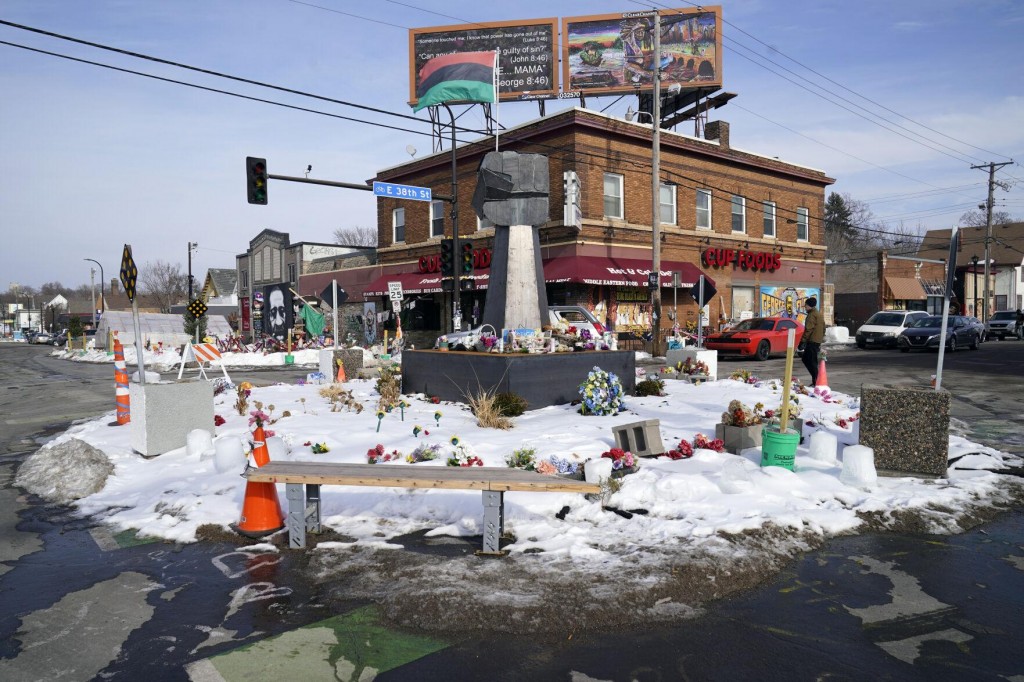 Officer’s Trial Could Reopen Intersection Where Floyd Died