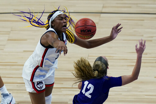 Bueckers Helps Uconn Rout High Point 102 59 In Ncaa Opener
