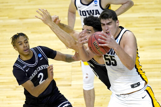 Sharp Shooting Iowa Gets 24 From Garza To Beat Grand Canyon