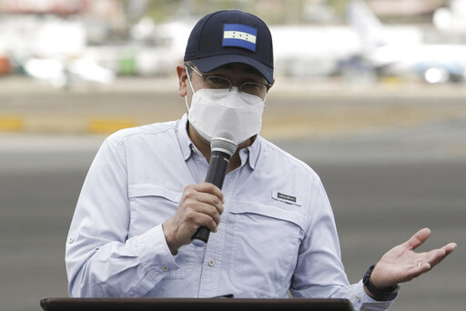 Accountant Testifies He Saw Honduras President Take Bribes