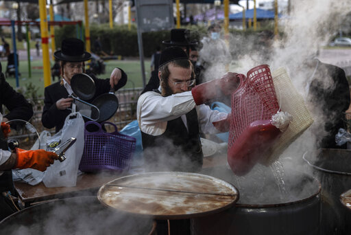 Israelis Gather For Passover, Celebrating Freedom From Virus