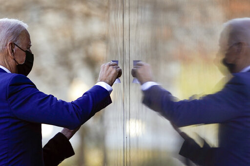 Bidens Pay Tribute At Vietnam Veterans Memorial