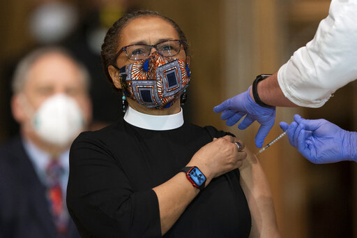 Faith Leaders Get Covid 19 Shot To Curb Vaccine Reluctance