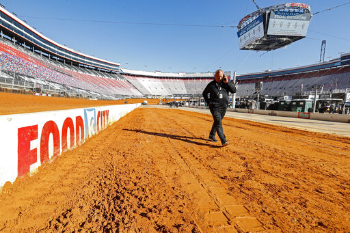 Truex Routs Bristol Field On Dirt To Win His 1st Truck Race