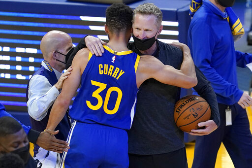 Curry Scores 53 As Warriors Beat Nuggets 116 107