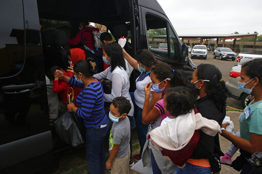 Us To Keep Migrant Families In Hotels As Amid Rush For Space