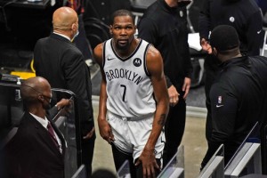 Kevin Durant Leaves Nets’ Game In Miami With Thigh Injury