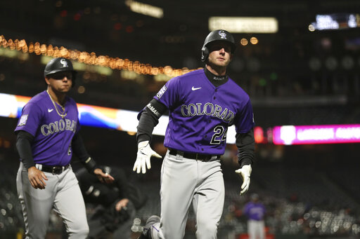 Rockies Finally Win On The Road, Beat Giants 7 5 In 10