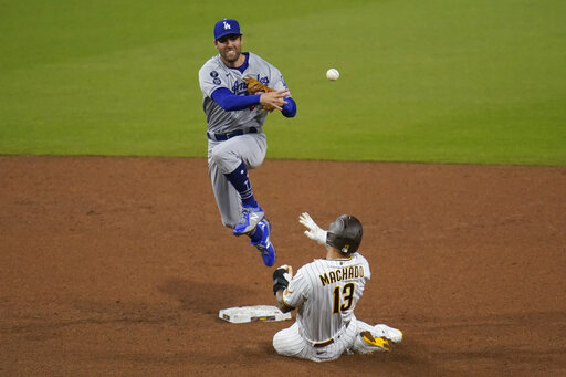 Betts Makes Diving Grab As Dodgers Beat Padres 2 0