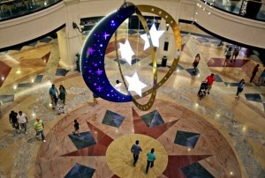 Dubai Parts With Curtain Covers For Restaurants In Ramadan