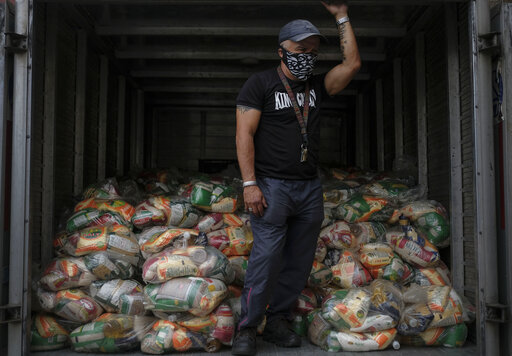 Venezuela’s Maduro Begins Allowing Aid Against Hunger, Virus