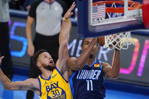 Curry’s 42, Green’s Triple Double Lead Warriors Past Thunder