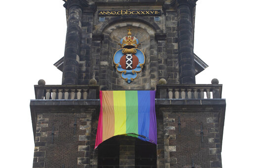 Pink Cake On Canals: Amsterdam Celebrates Same Sex Weddings