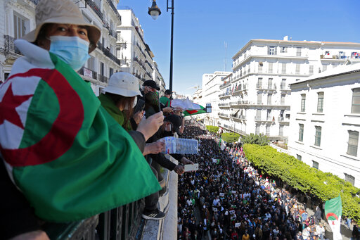 Algeria Protesters At Crossroads As Islamists Take Spotlight