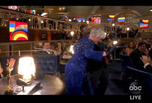 Glenn Close Knows All About ‘da Butt’ In Oscars’ Game