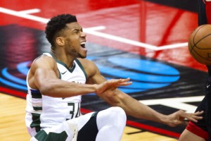 Antetokounmpo Back In Action For Bucks’ Game Vs. Nets