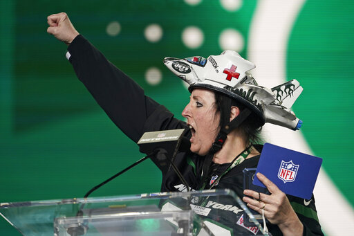 Jets Go Offense Early Before Making Run On Defense In Draft
