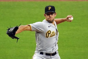Pirates’ Tyler Anderson No Hitting Padres Through 6 Innings