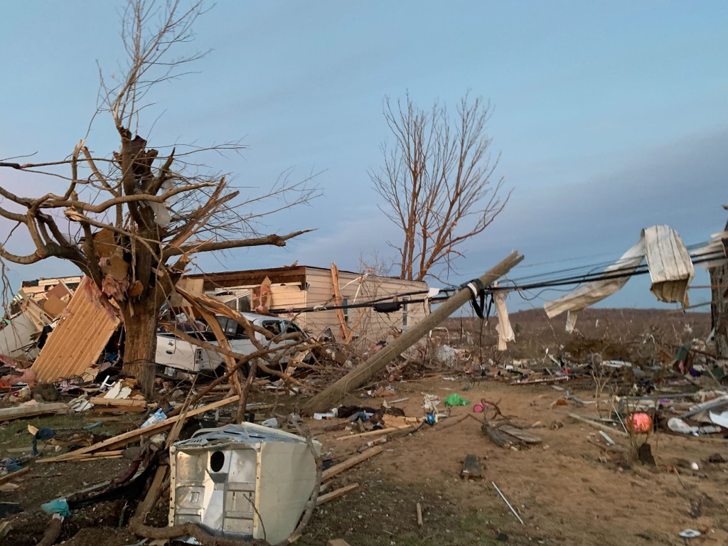 Powerful Storm Rolls Across Central Us, Unleashing At Least 19 Tornadoes