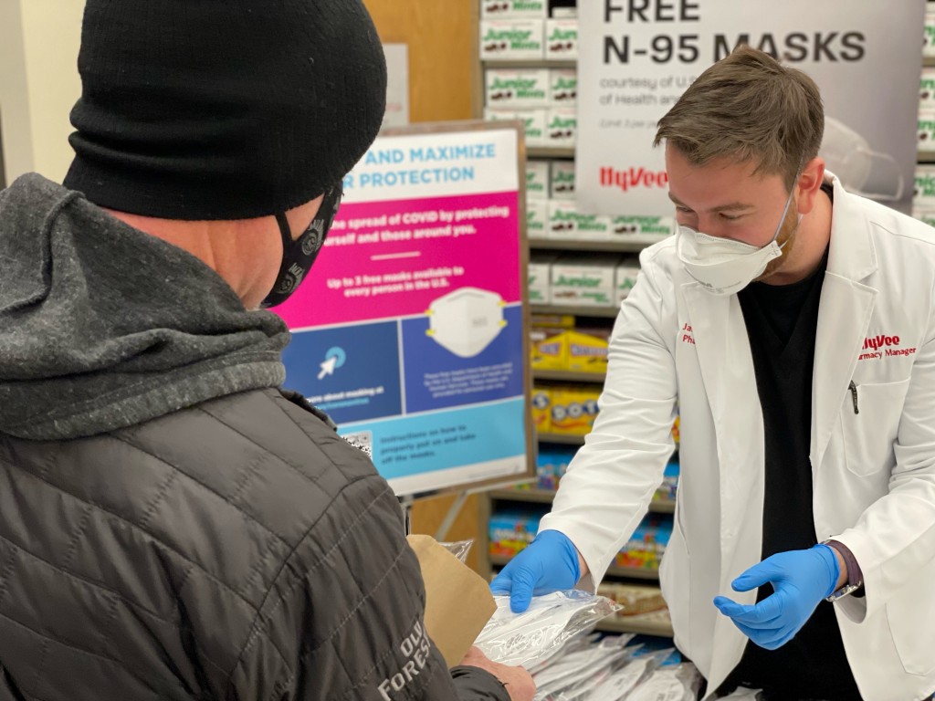 Us Pharmacies Are Rolling Out Free N95 Masks As Free Covid 19 Tests Begin To Arrive In The Mail