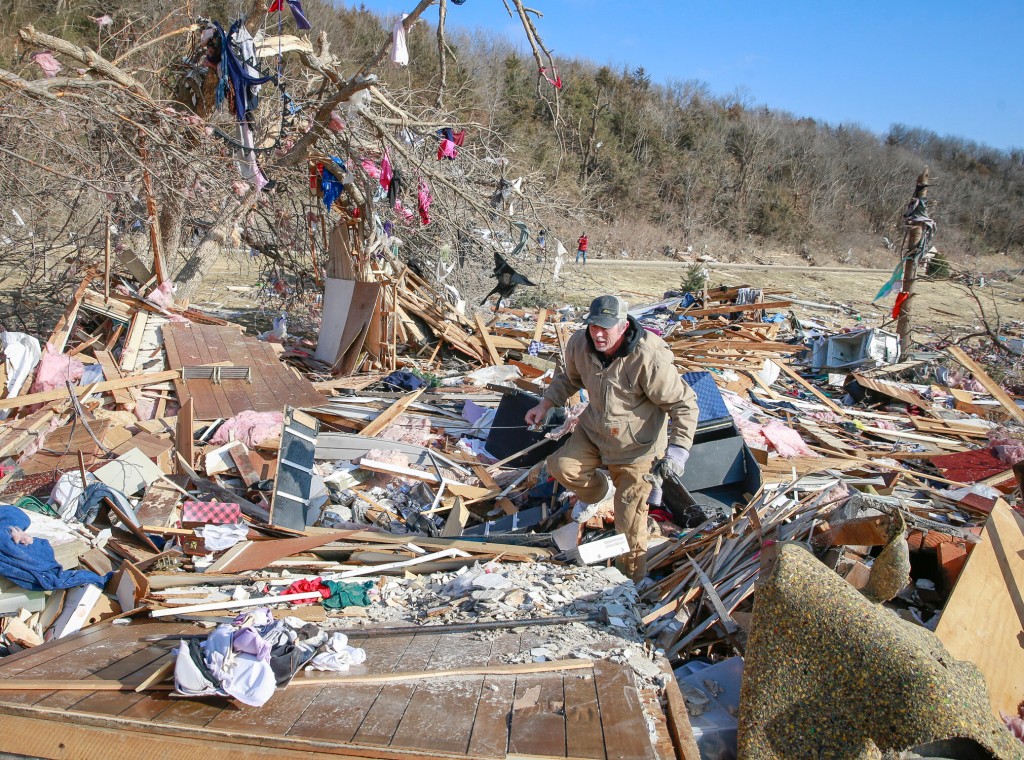Severe Storms Threaten 60 Million In The Us On Monday After Tornadoes Killed 7 In Iowa