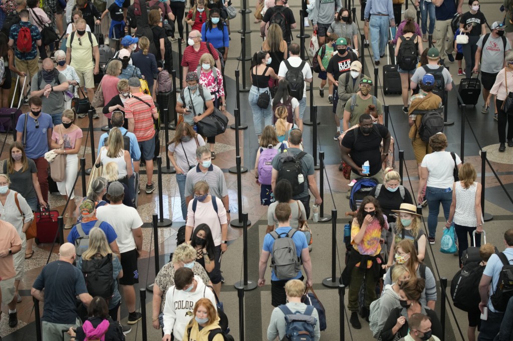Cdc Extends Travel Mask Requirement For 2 Weeks