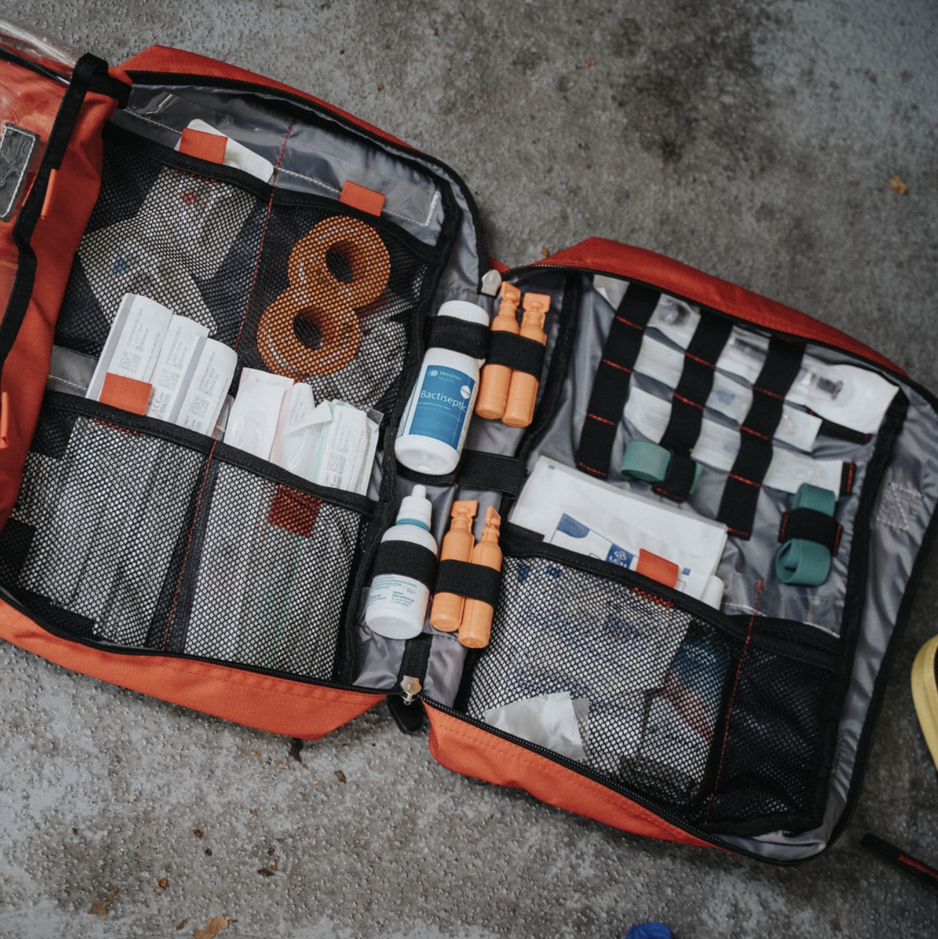 <p><em><a href="https://www.amazon.com/dp/B000069EYA?tag=leeenter0889-20&linkCode=ogi&th=1&psc=1" target="_blank">First Aid Only All-Purpose Essentials First Aid Kit</a></em></p>