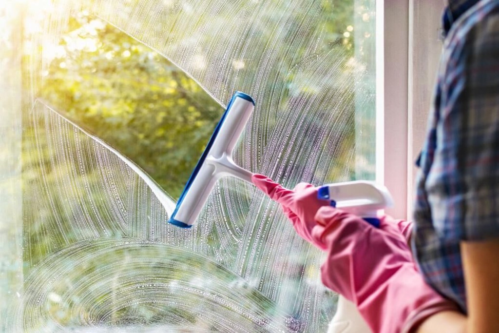 Should You Wash Windows Yourself Or Hire A Pro?