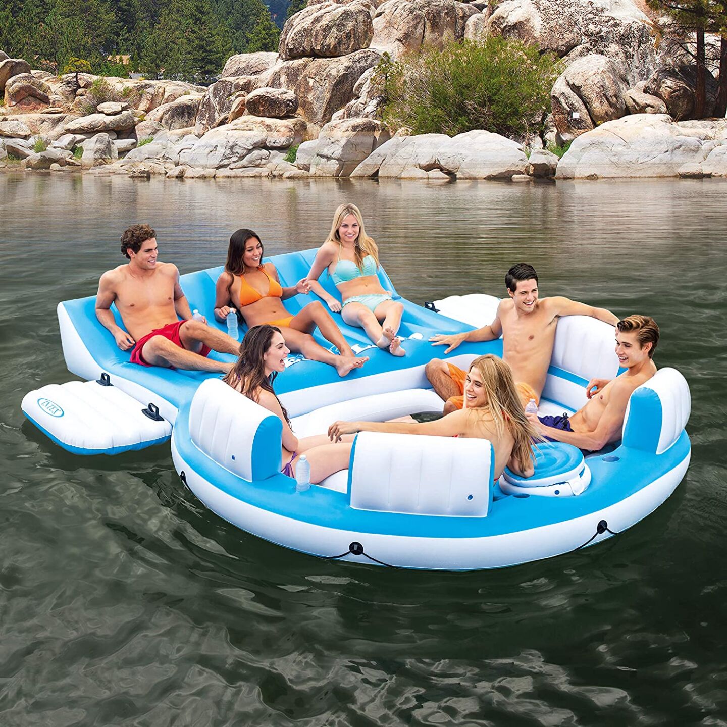 <p><em><a href="https://www.amazon.com/dp/B06VWF64TW?tag=leeenter0889-20&linkCode=ogi&th=1&psc=1" target="_blank">Intex Splash ‘N Chill Inflatable Relaxation Island</a></em></p>