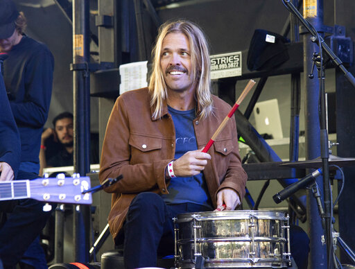 Foo Fighters Plan 2 Tribute Concerts For Taylor Hawkins