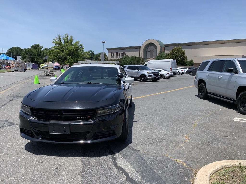 Shooting At Eastridge Mall, Police Search For Suspects