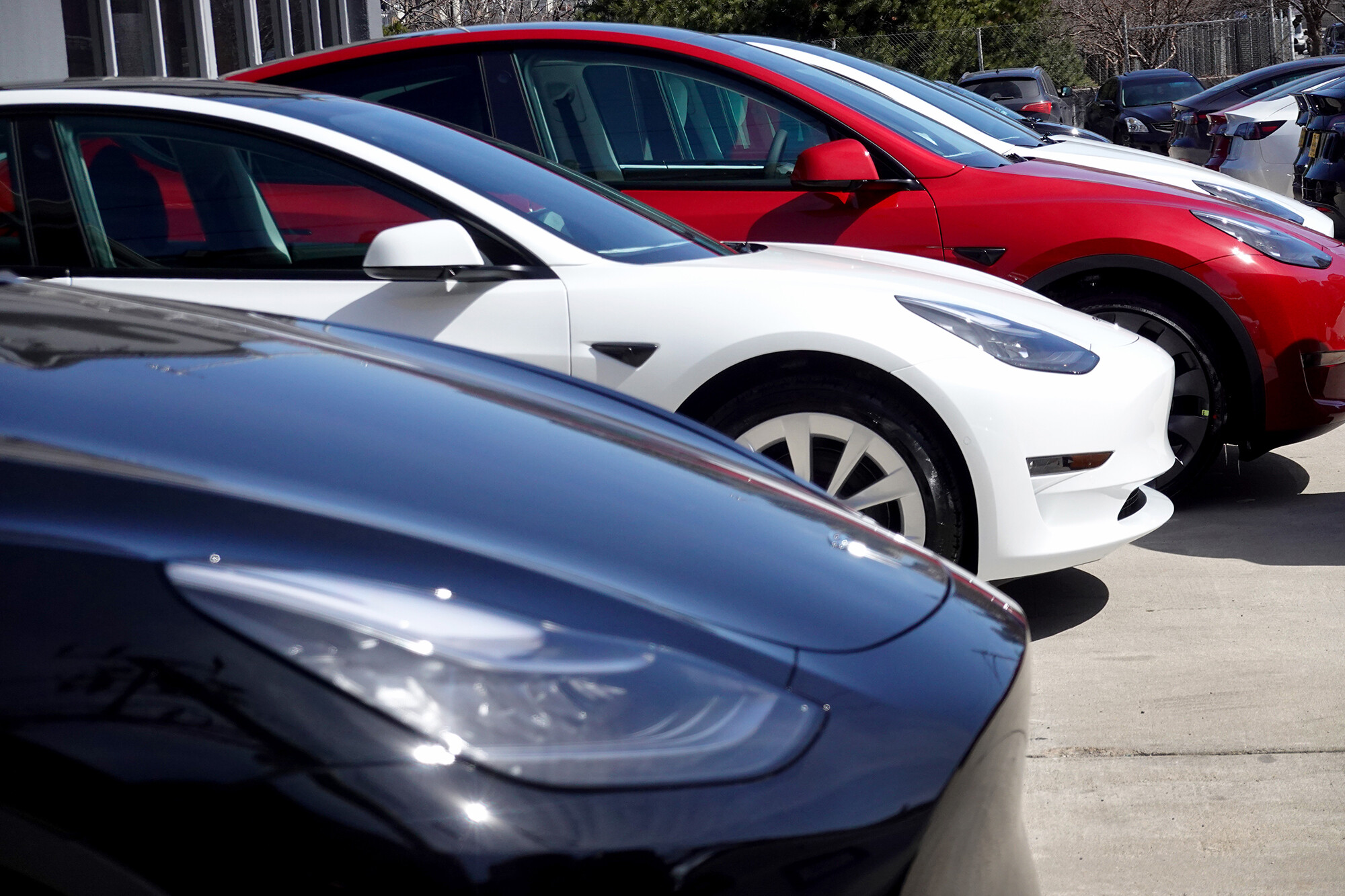 Tesla Dumped A Big Chunk Of Its Bitcoin Holdings. Should You?
