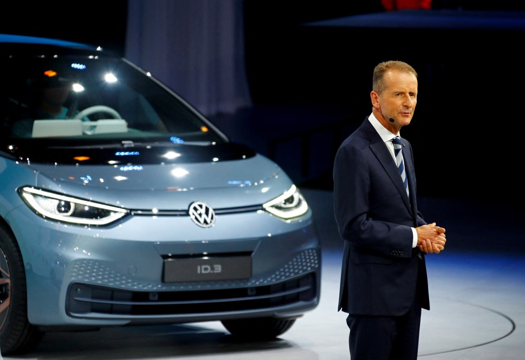 Volkswagen Ceo To Leave In Surprise Move