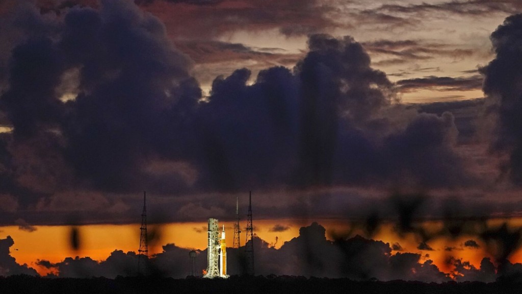 Fuel Leaks Force Nasa To Scrub Launch Of New Moon Rocket