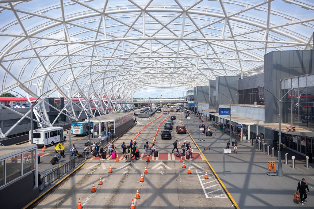 Russian Speaking Hackers Knock Multiple Us Airport Websites Offline. No Impact On Operations Reported