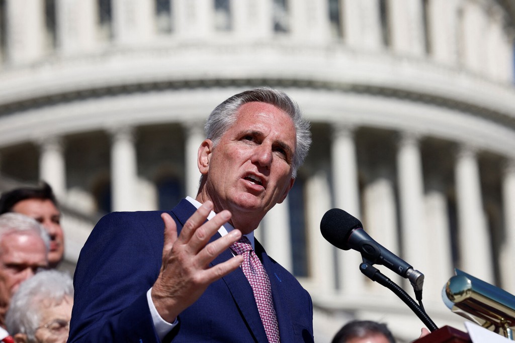 Mccarthy Told 2 Officers In Private Meeting That Trump Had No Idea His Supporters Were Attacking Capitol On January 6, Newly Obtained Audio Shows