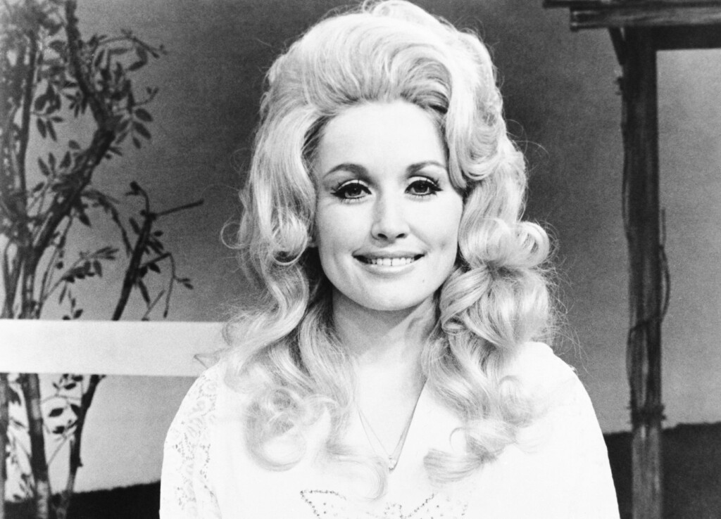 Dolly Parton Donation Strategy: ‘i Just Give From My Heart’