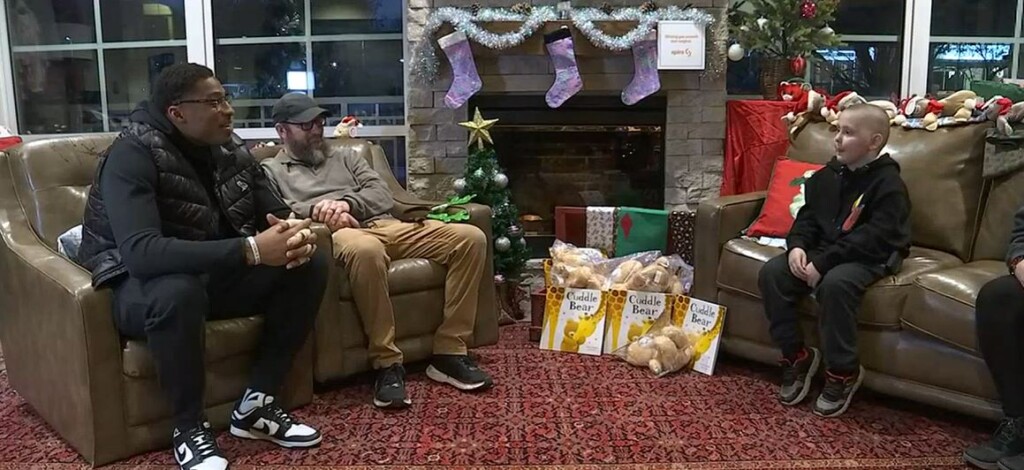Chiefs Player Brings Joy To Kansas Boy Who’s Been At Ronald Mcdonald House For Nearly A Year