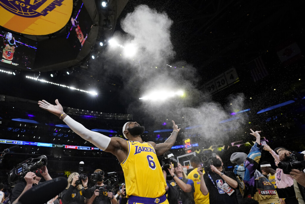 Lebron James Makes Nba History On A Star Filled Night In La