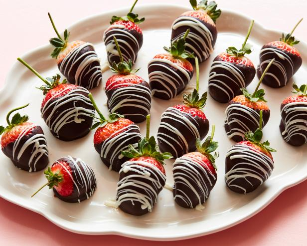 Alt Text - Chocolate Covered Strawberries