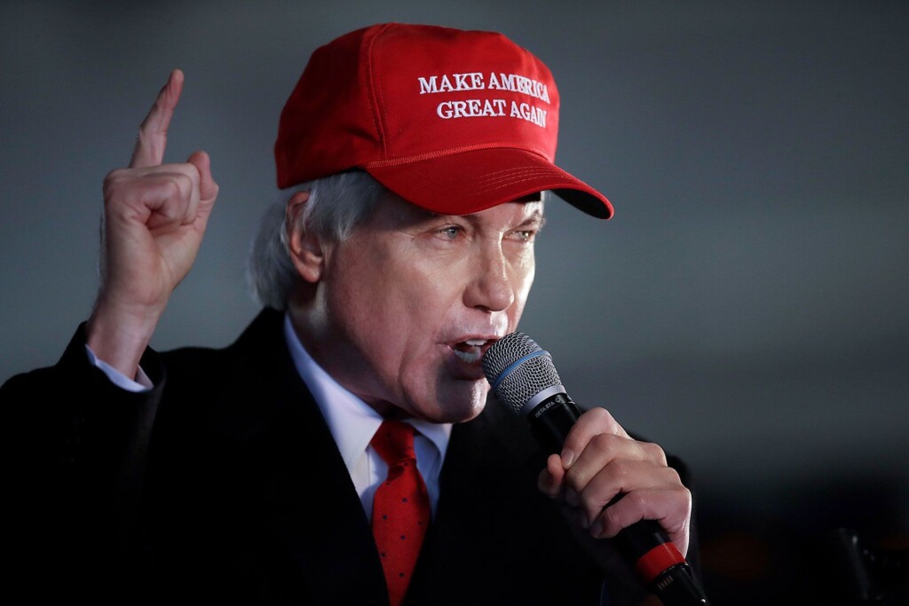 Pro Trump Lawyer Lin Wood Gives Up Law License Amid 2020 Related Disciplinary Case