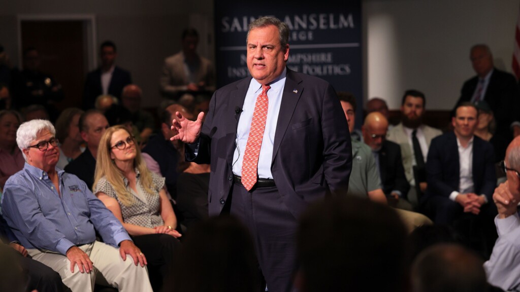 Christie Calls Trump’s Team ‘the Corleones With No Experience’ Amid Indictments