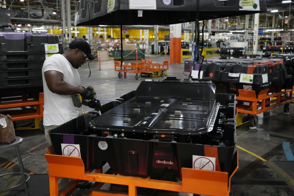 Us Employers Pulled Back On Hiring In October, Adding 150,000 Jobs In Face Of Higher Borrowing Rates
