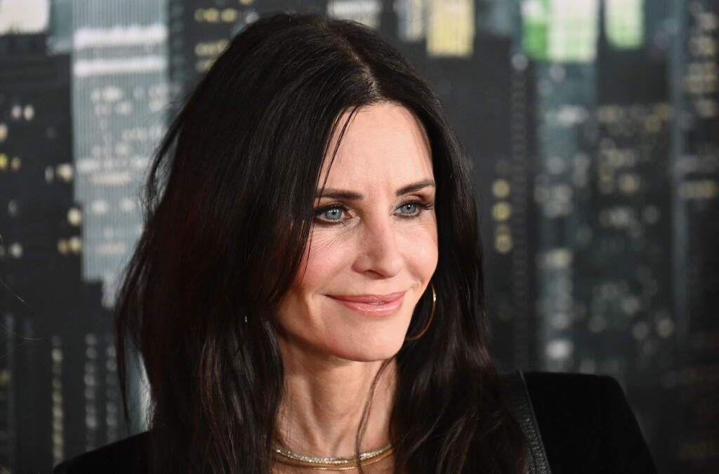 Courteney Cox Recreates Her Famous Bruce Springsteen Video Dance For Tiktok