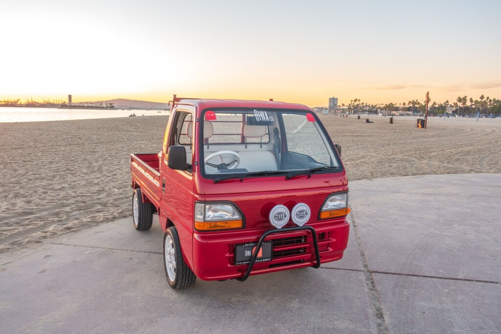 The New Hot Truck Comes From Japan And Looks Like A Toy