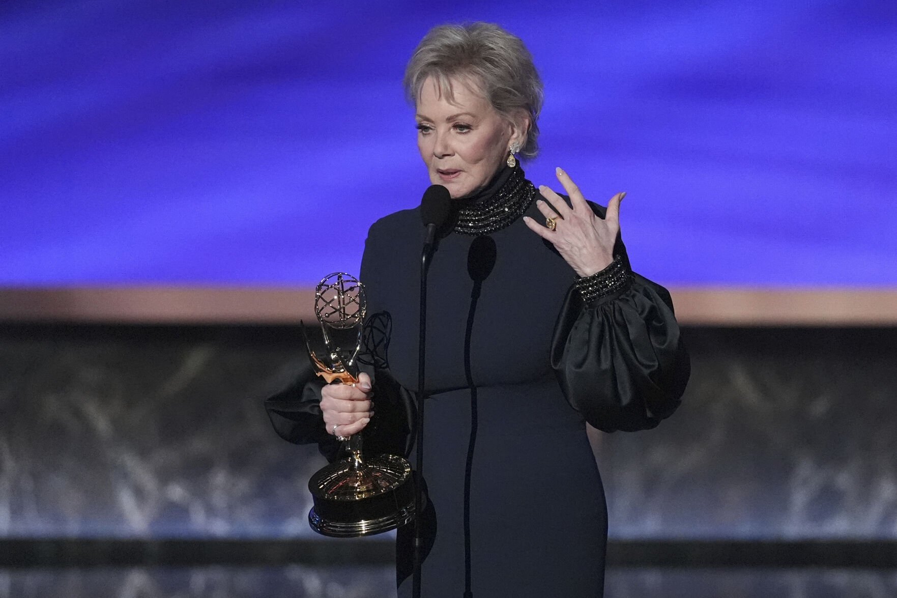 <p>Jean Smart accepts the award for outstanding lead actress in a comedy series for "Hacks" during the 77th Primetime Emmy Awards on Sunday, Sept. 14, 2025, at the Peacock Theater in Los Angeles. (AP Photo/Chris Pizzello)</p>