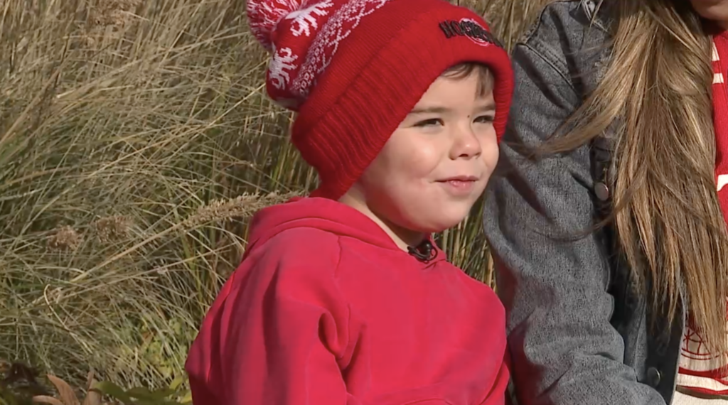 4 Year Old Boy Raises $2,000 For Homeless Dogs Through Can Collecting Project