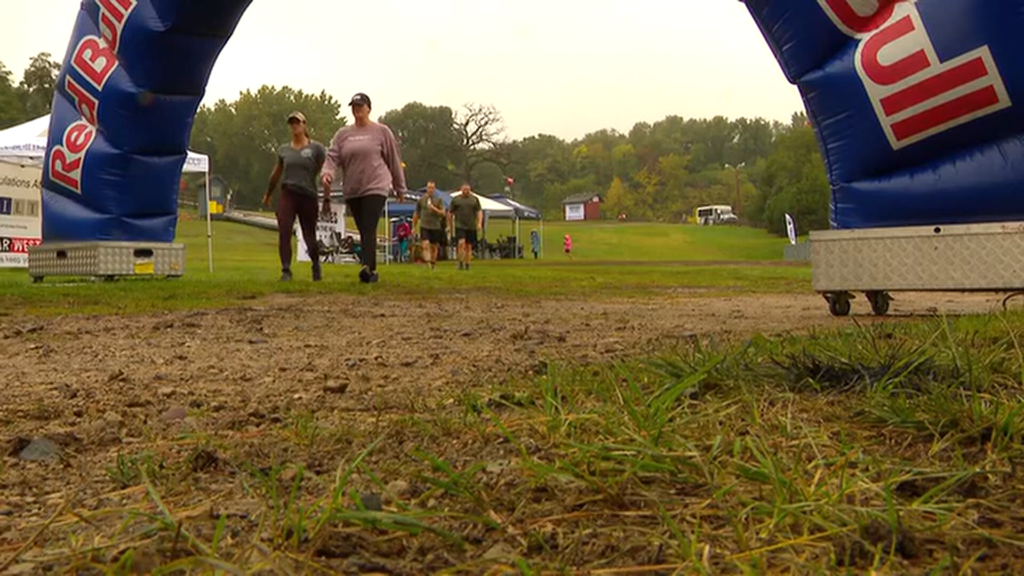 Dozens Embrace Cold And Rain For Heroes On The Hill Challenge