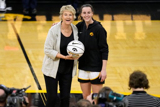Billie Jean King To Present Lisa Bluder With The Joe Lapchick Character Award