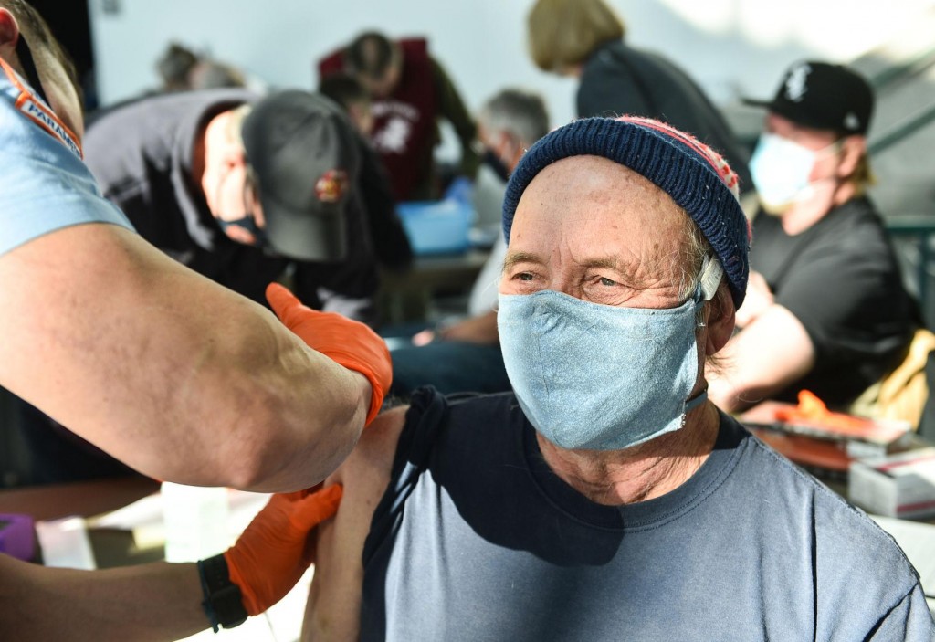 Illinois Vaccine Doses Administered Top 2 Million Amid Pandemic Progress, Positivity Rate Remains Below 3%, Hospitalizations Decrease